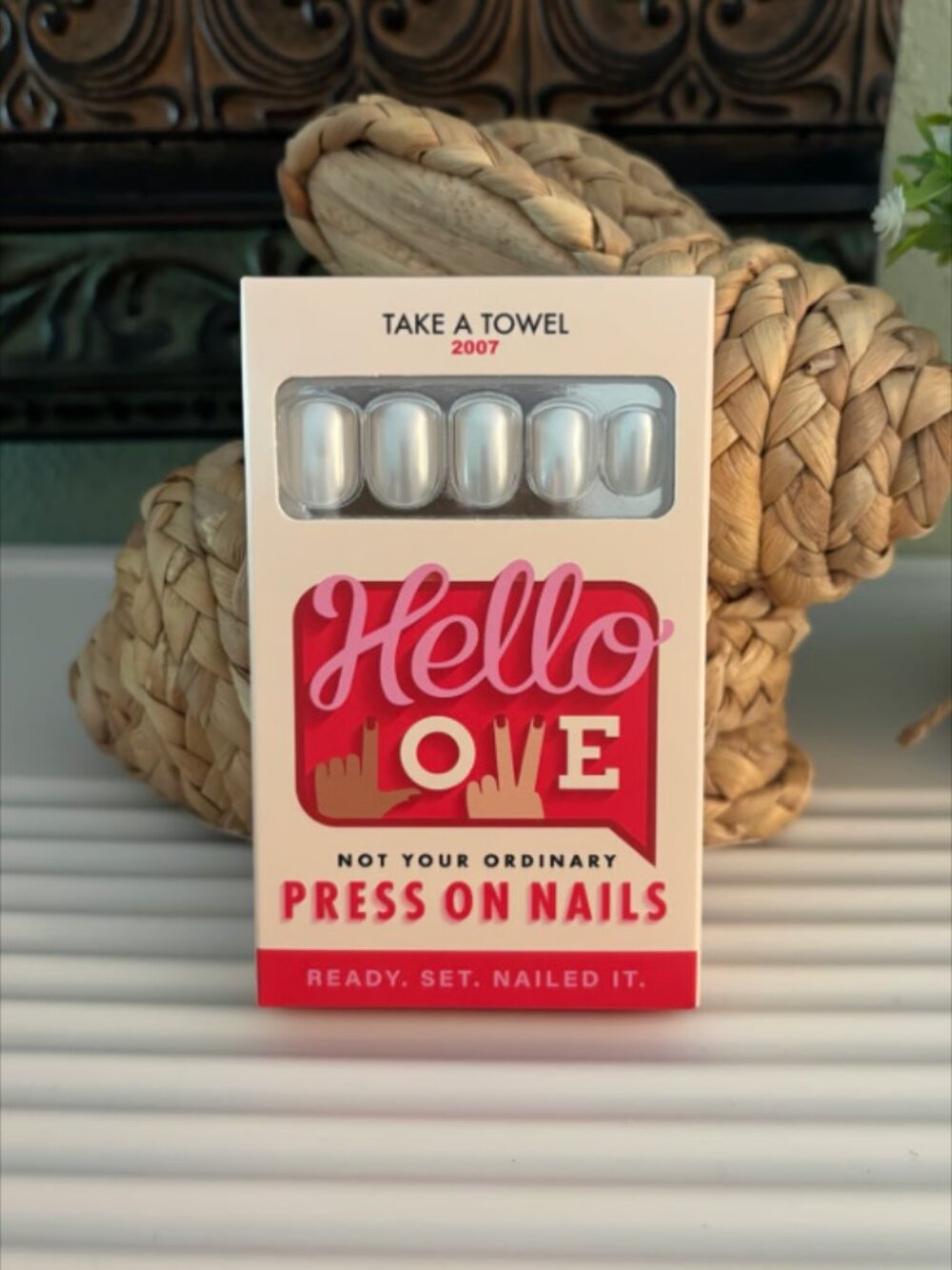 Hello Love Take A Towel Press On Nails